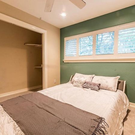 Huge 6 Bedroom With Pool, Spa, 85 Inch Tv, Game Room Houston Extérieur photo
