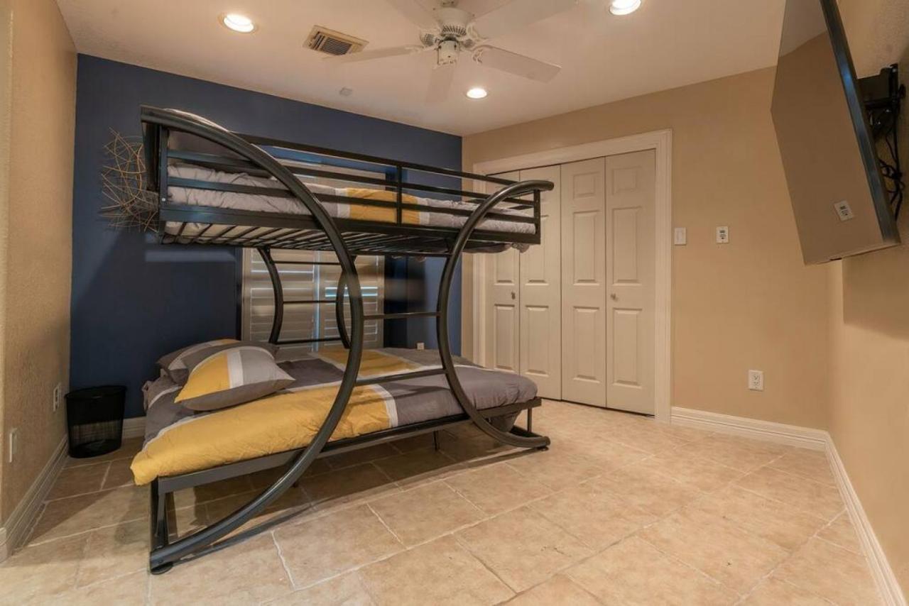 Huge 6 Bedroom With Pool, Spa, 85 Inch Tv, Game Room Houston Extérieur photo