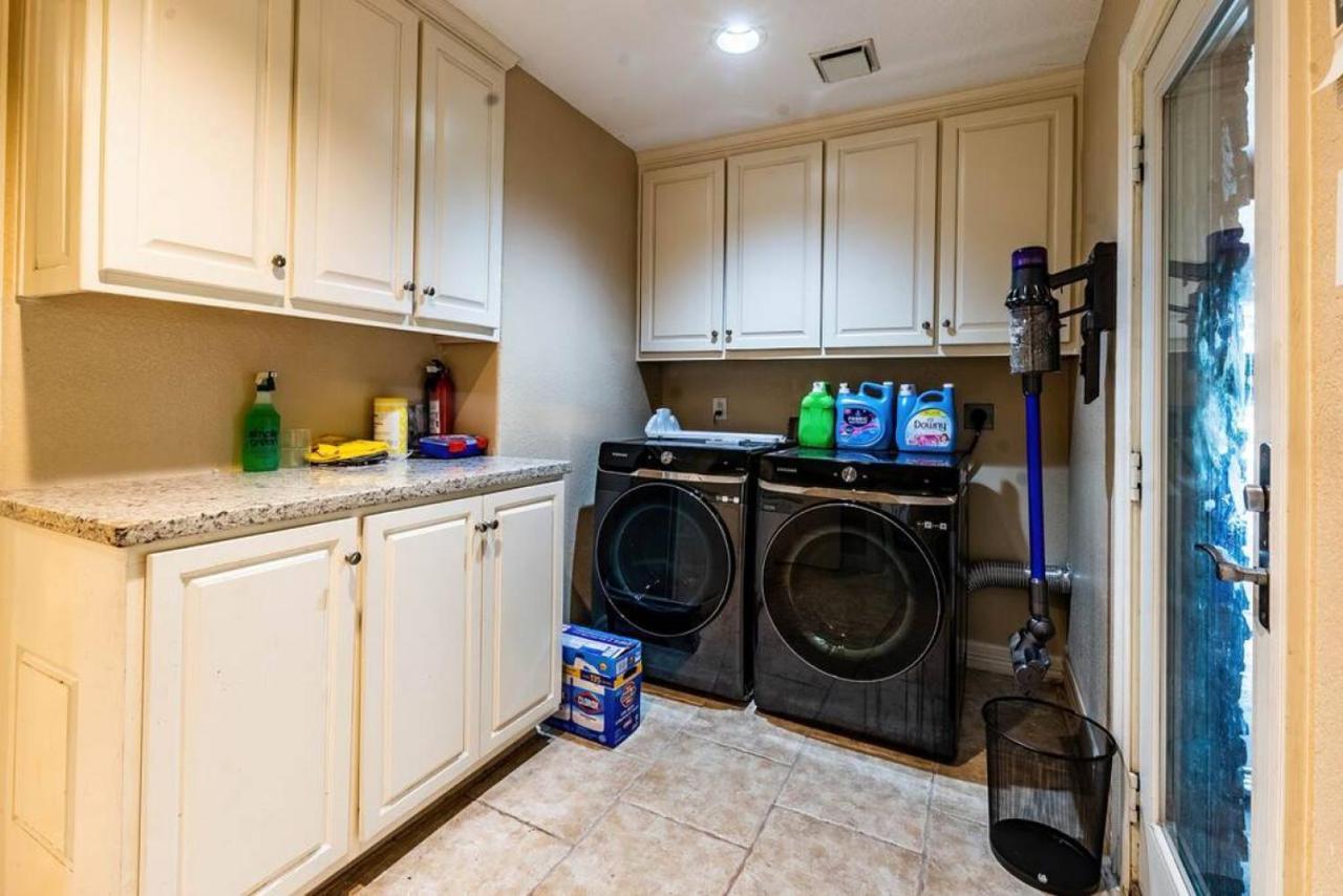 Huge 6 Bedroom With Pool, Spa, 85 Inch Tv, Game Room Houston Extérieur photo