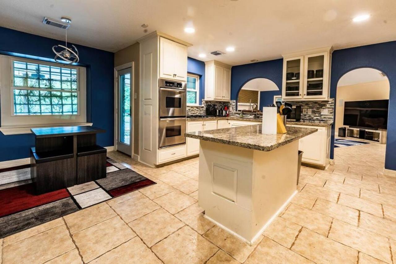 Huge 6 Bedroom With Pool, Spa, 85 Inch Tv, Game Room Houston Extérieur photo