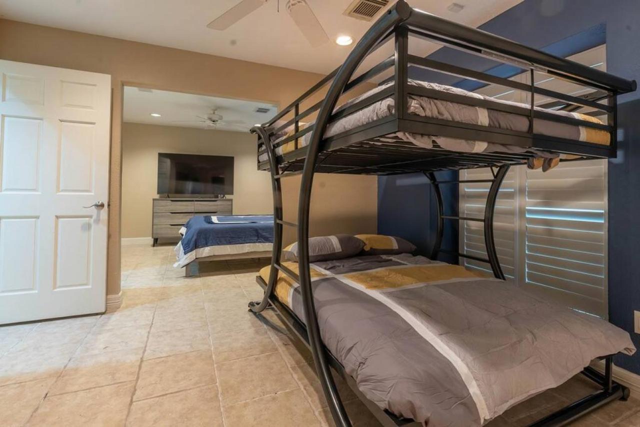 Huge 6 Bedroom With Pool, Spa, 85 Inch Tv, Game Room Houston Extérieur photo