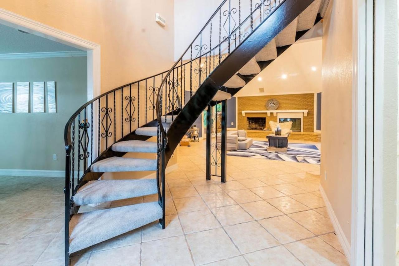 Huge 6 Bedroom With Pool, Spa, 85 Inch Tv, Game Room Houston Extérieur photo