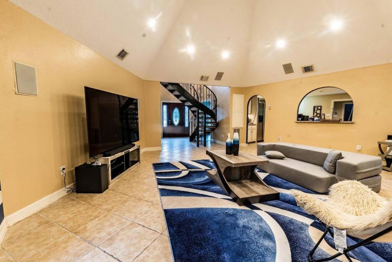 Huge 6 Bedroom With Pool, Spa, 85 Inch Tv, Game Room Houston Extérieur photo
