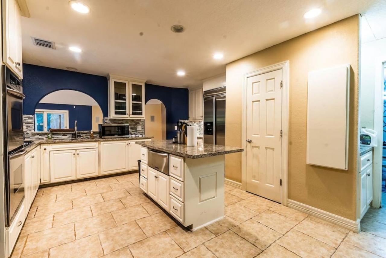 Huge 6 Bedroom With Pool, Spa, 85 Inch Tv, Game Room Houston Extérieur photo